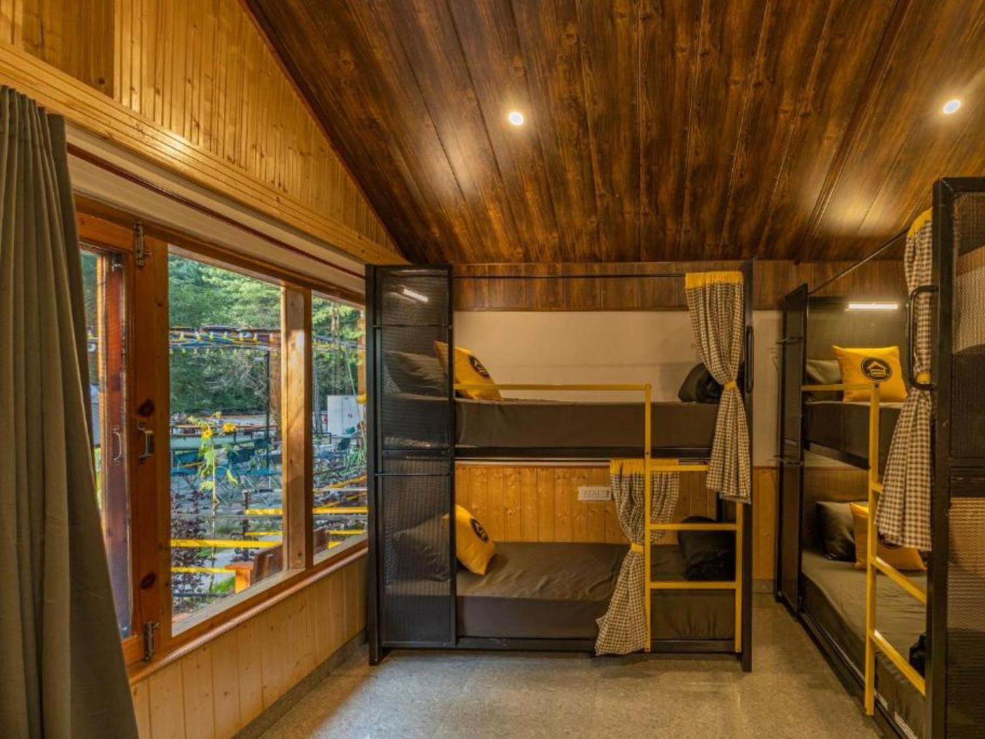 The Kasol, Riverside छात्रावास